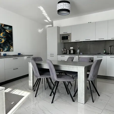 Appartement 3br 2bath 28 *