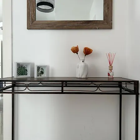 3br 2bath 28 Apartment *