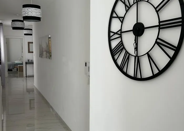 3br 2bath 28 Apartament