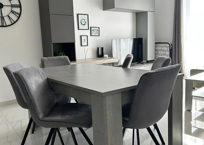 3br 2bath 28 Apartament *