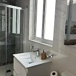 3br 2bath 28 *