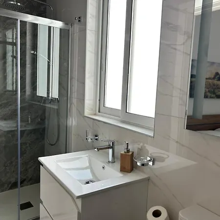 3br 2bath 28 *